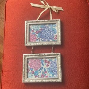 Picture. Cute double hanging floral prints